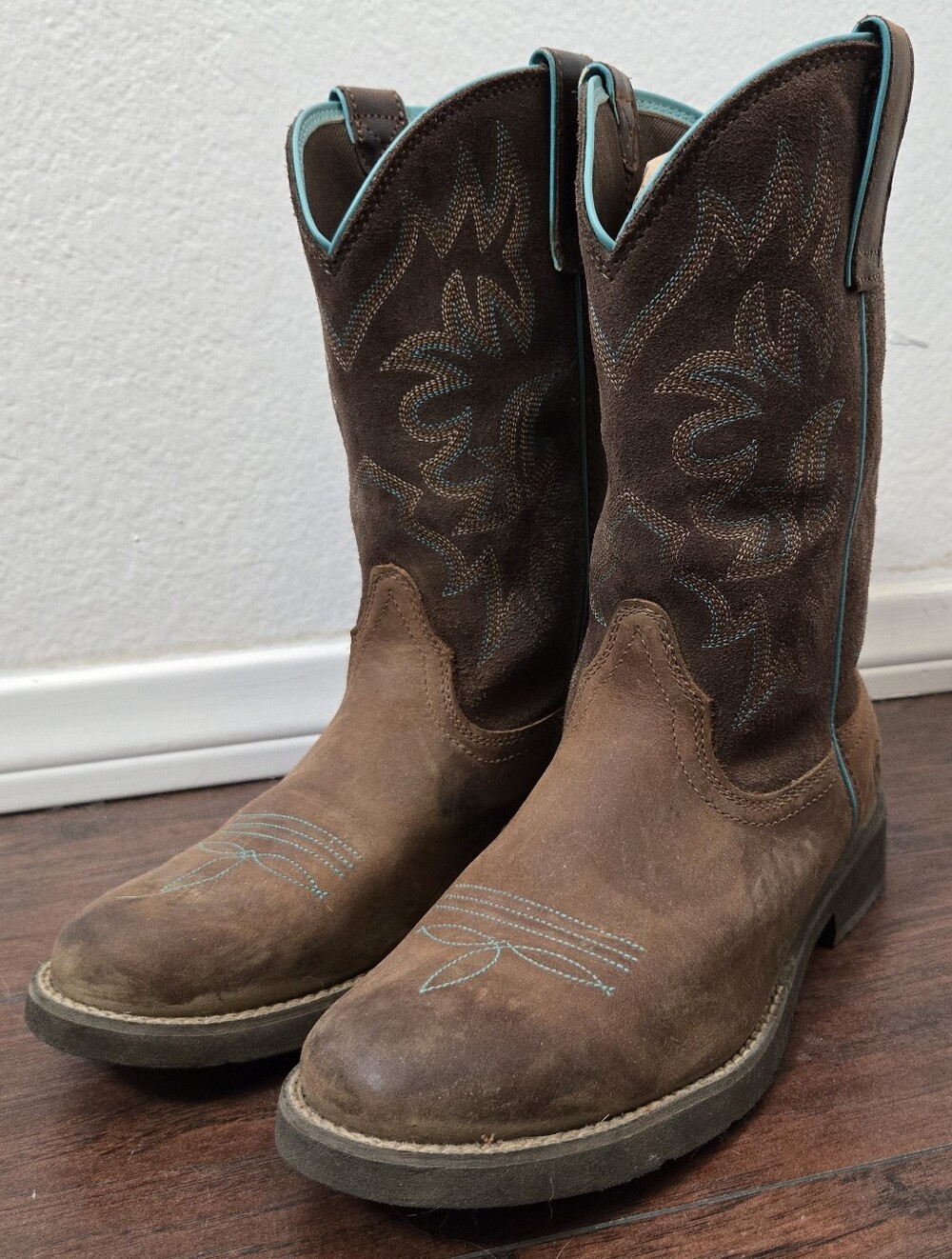 Ariat Delilah Round Toe Western Boot In Distressed Brown